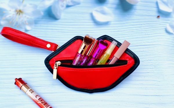 Kiss Pouch